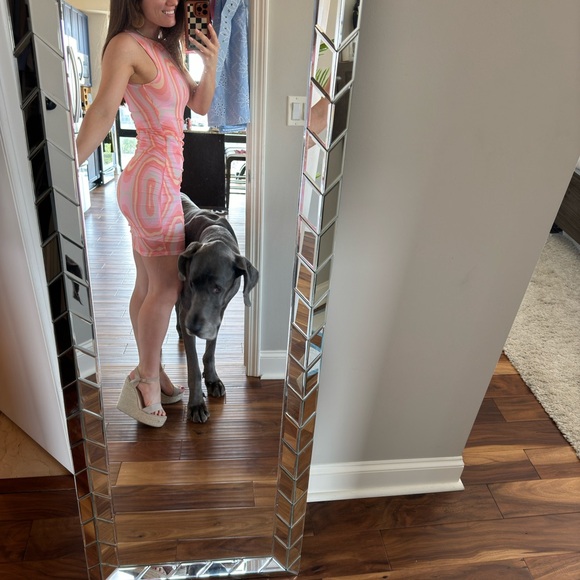 ❌SOLD❌Pink Halter Bodycon Mini Dress for Night Out - Picture 2 of 2
